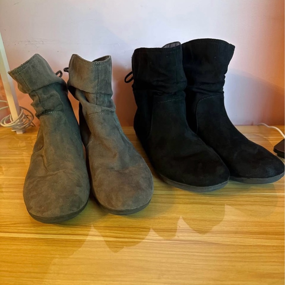 Lot of 2 Arizona Women's Suede Ankle Boots - Black and grey size 8.5